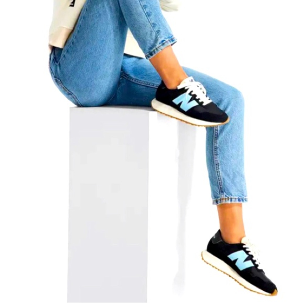 New Balance 237 women’s retro sneaker Black/Light Blue SZ 10 - New without tags